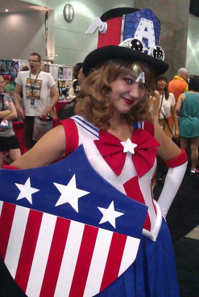 The Captain America topper was the perfect addition to this cosplayer's outfit.